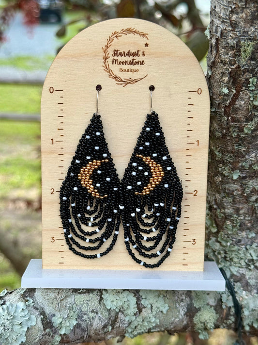 Mystische Nächte Beaded Crescent Moon Ohrringe