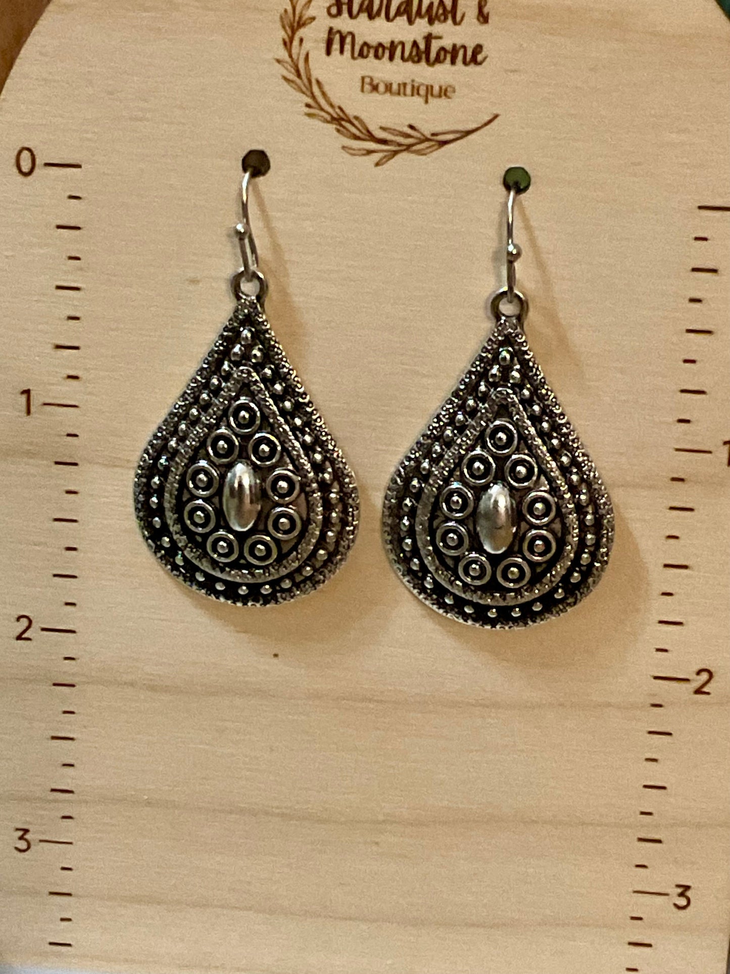 Silber Filigree Teardrop Ohrringe
