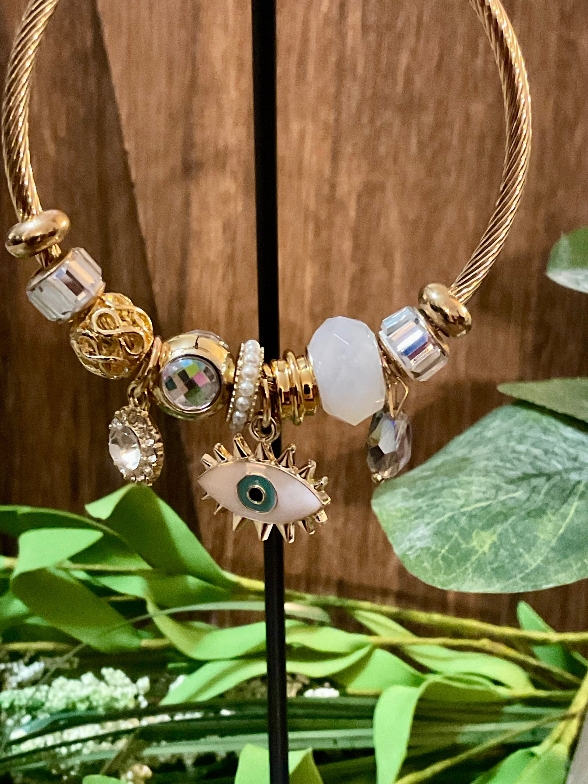 Mystic Eye Gold Charm Armband