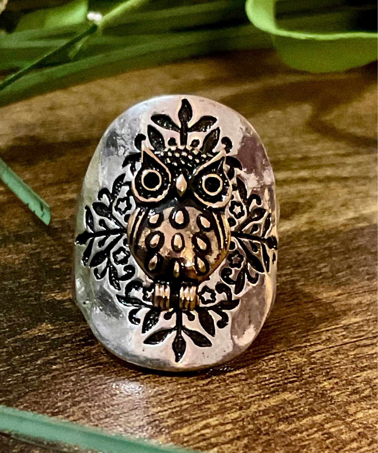 Zwei-Toned Owl Ring mit Stretch Band