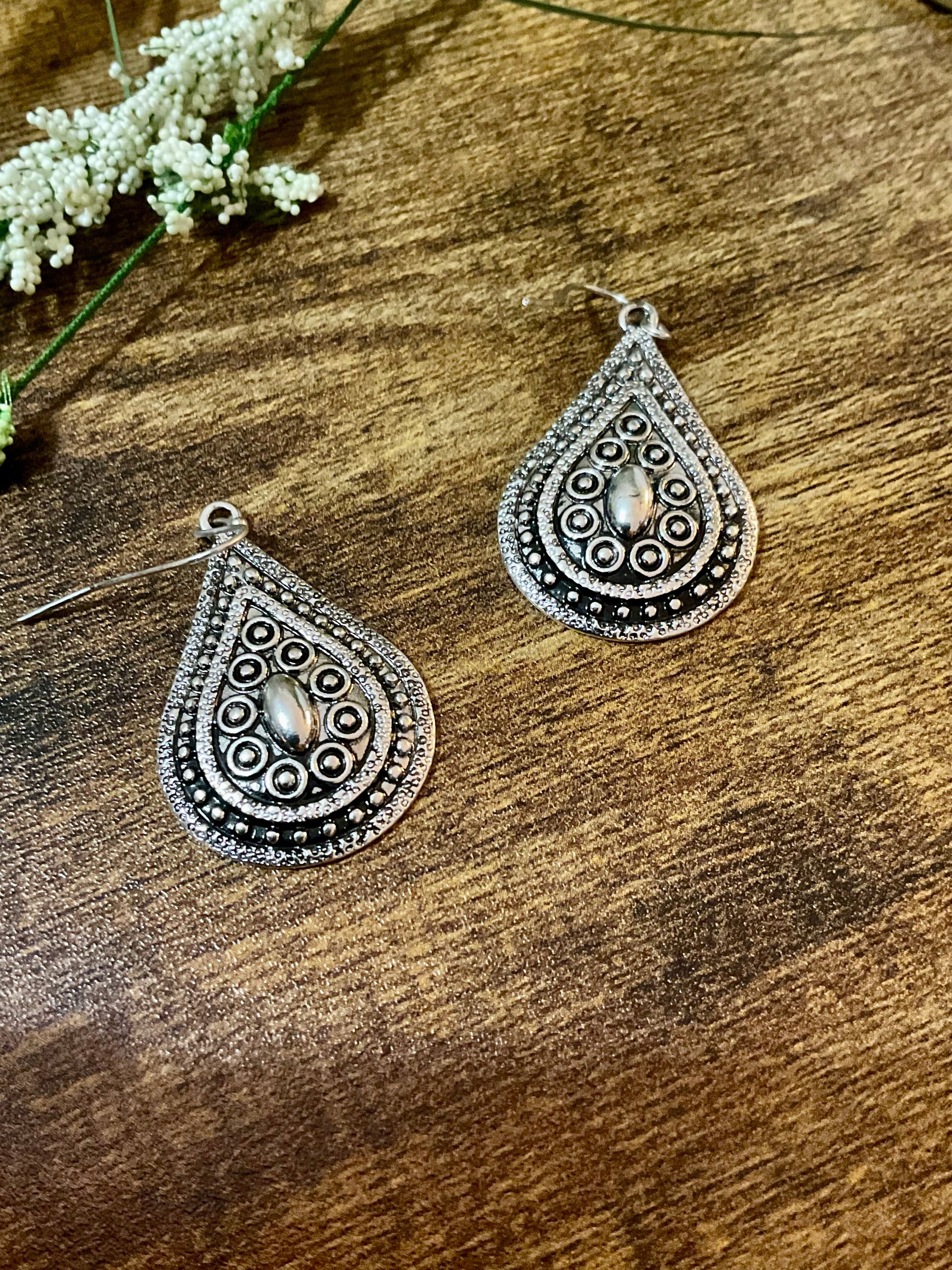 Silber Filigree Teardrop Ohrringe