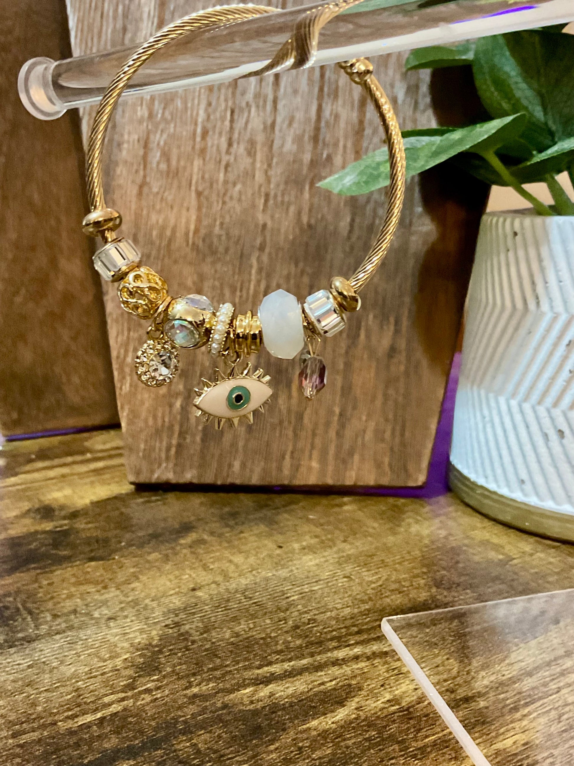 Mystic Eye Gold Charm Armband