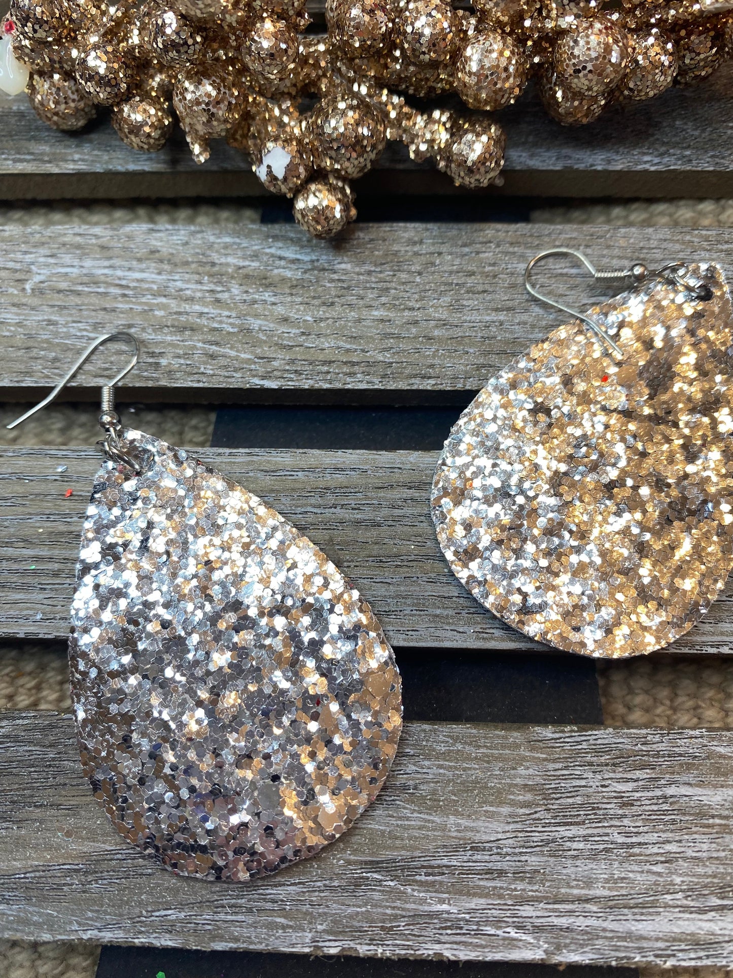 Glitter Teardrop Ohrringe - Verschiedene Farben