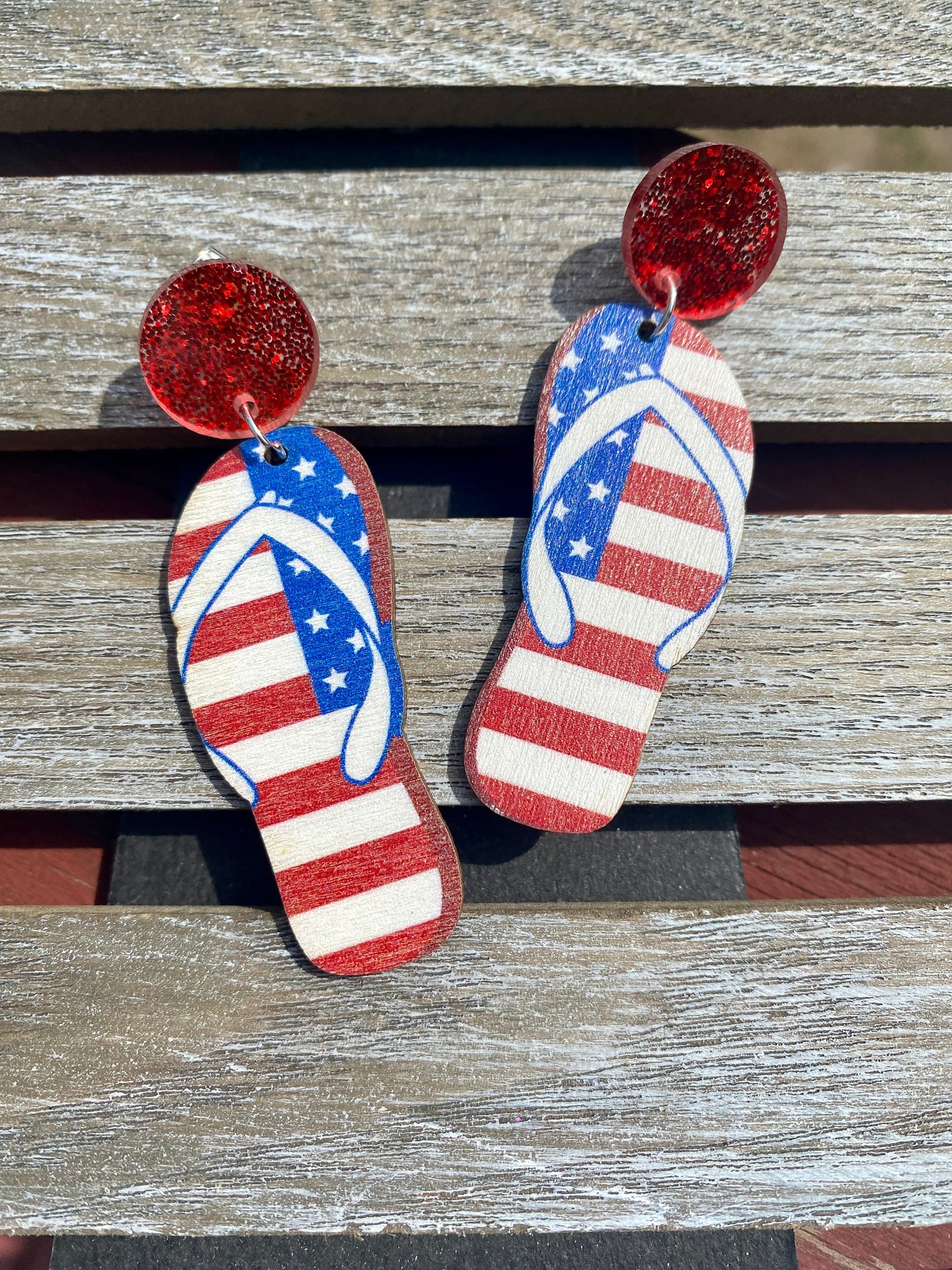 Ausgewählte patriotische Holzohrringe