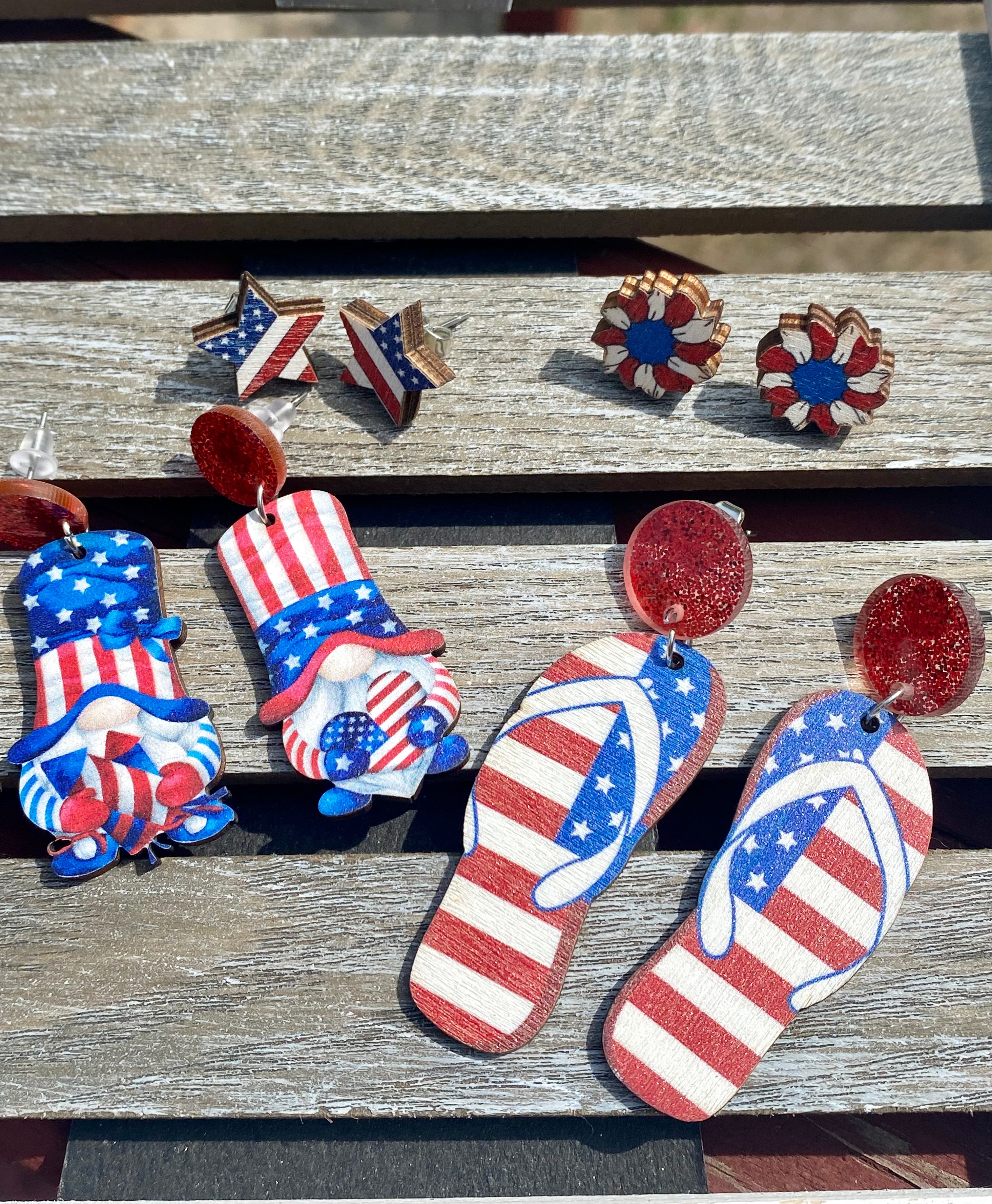 Ausgewählte patriotische Holzohrringe